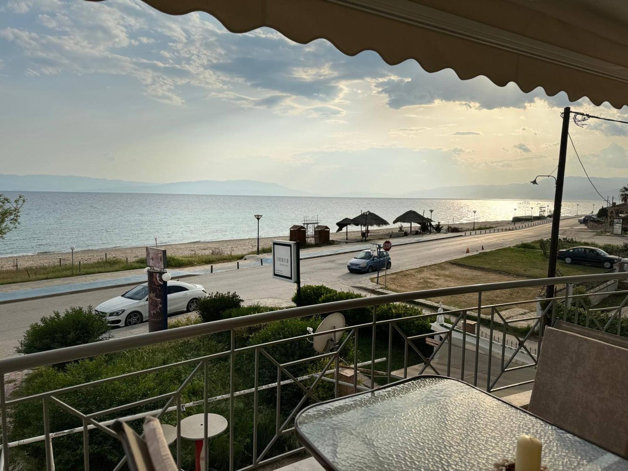 Sea 2 See Paralia Ofryniou Orfanion Экстерьер фото