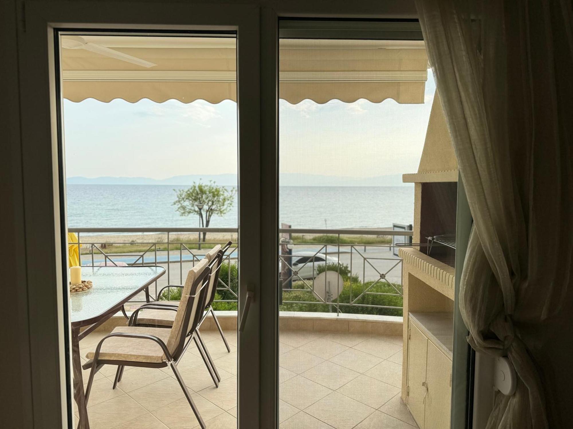 Sea 2 See Paralia Ofryniou Orfanion Экстерьер фото